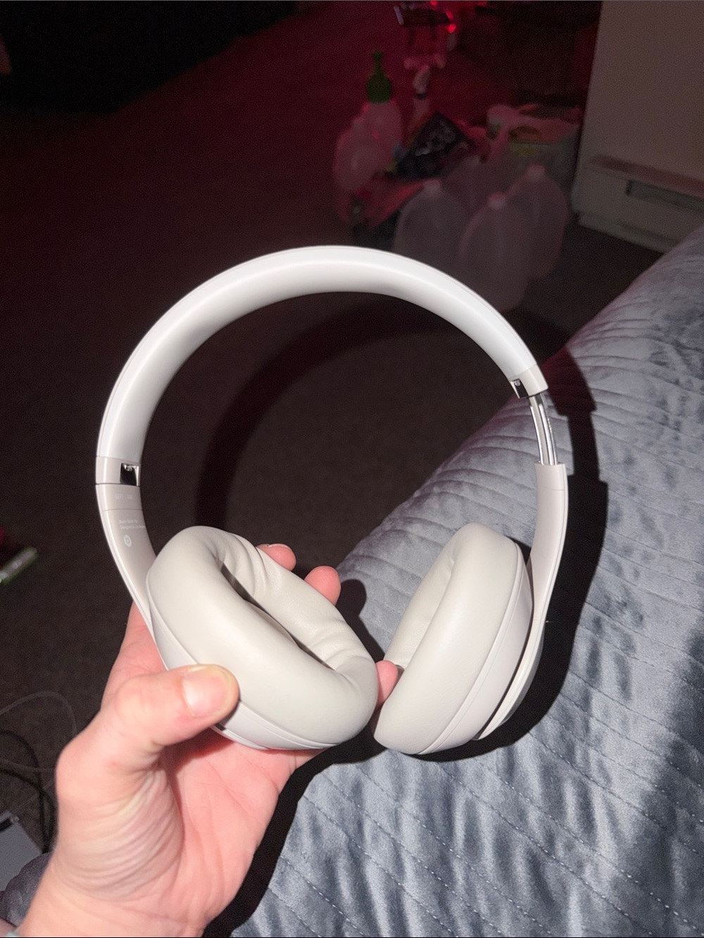 Beats Studio pros Comfortable Noise-Isolating Design no box just case
